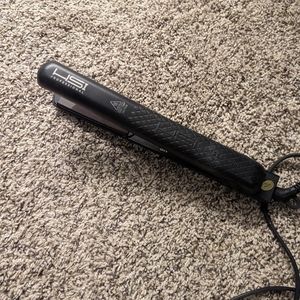HSI Professional Hair Straightener